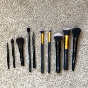 Assorted Makeup Brushes